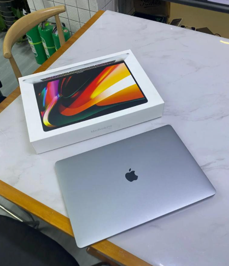 蘋果 MacBook Pro 沒送充電器？加購一組要價 1,590 元，這國家用戶最慘