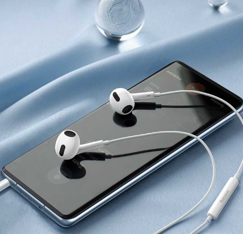 Type-C 耳機推薦 2026：iPhone 15+ 和 Android 用戶都適用，5 款音質與通話兼顧好選