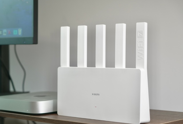 家用路由器 WiFi 6E 最值得買的 4 款，覆蓋、速度與設定難度完整比較